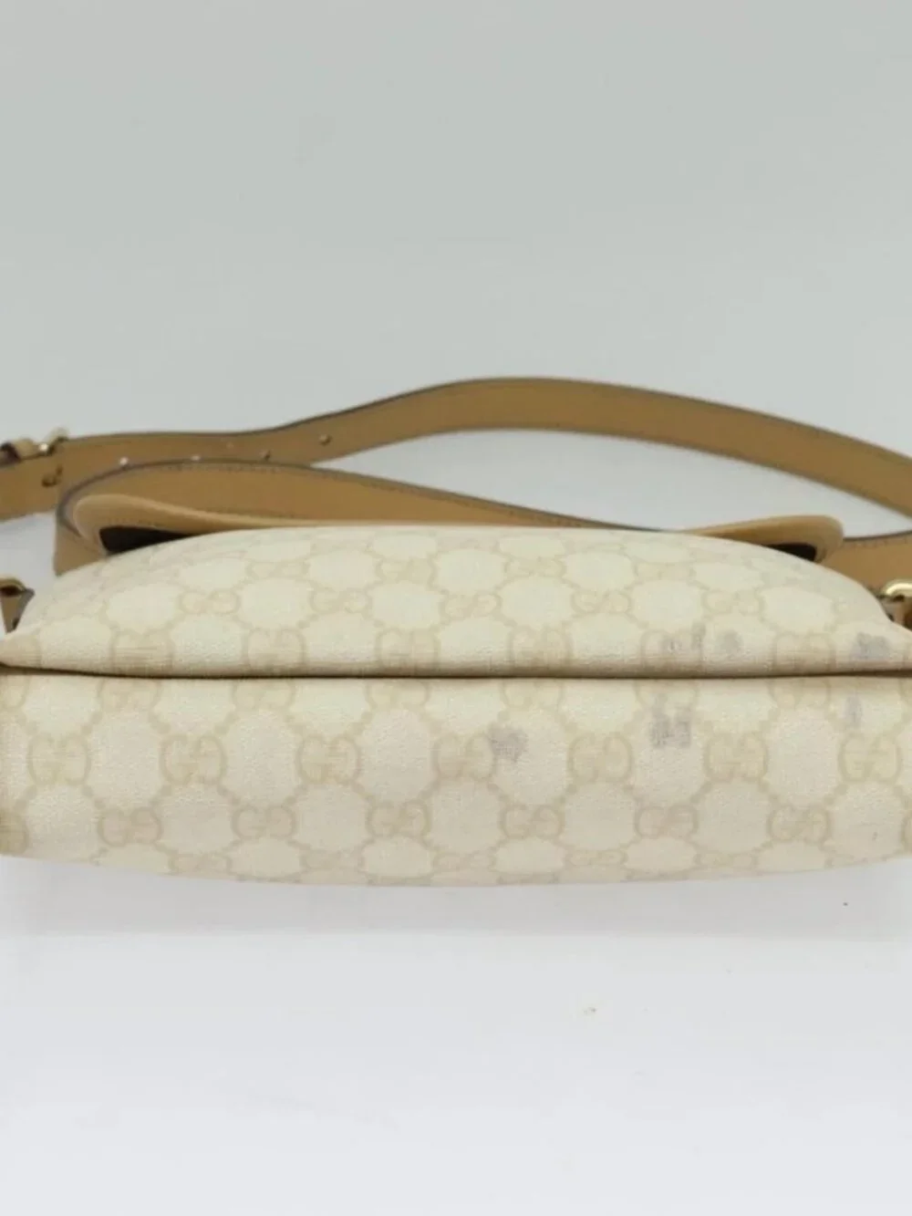 GUCCI GG Supreme Shoulder Bag PVC White Gold - Picture 6 of 16